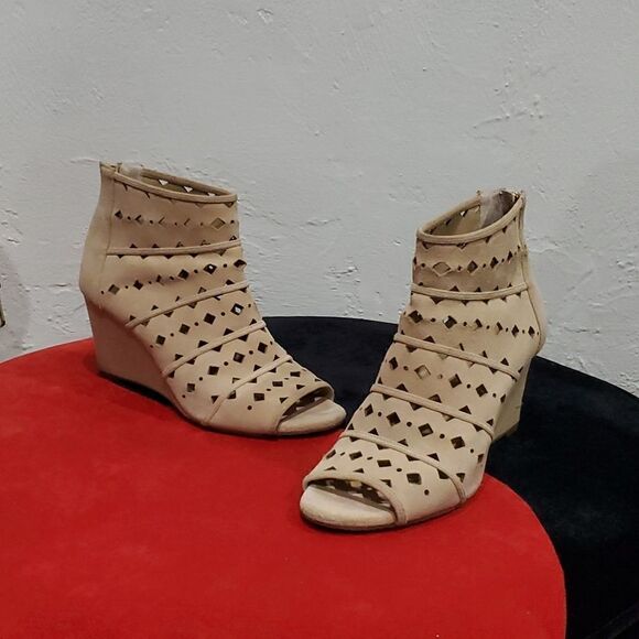 Michael Kors Suede Ankle Boots or Booties - Picture 1 of 15